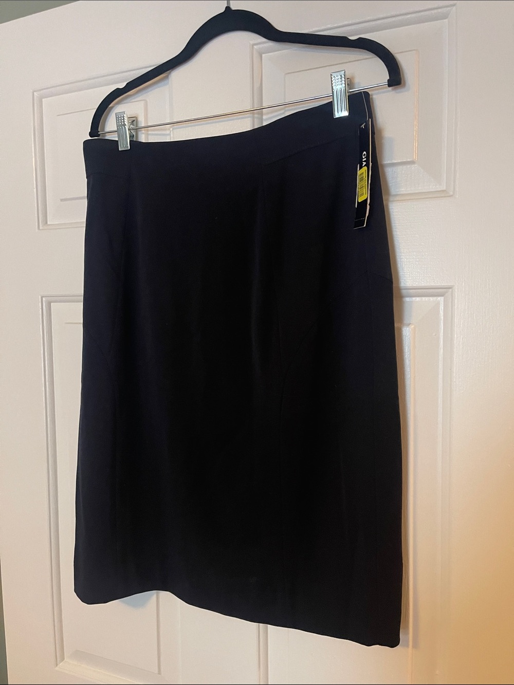 Women's Black Pencil Skirt — Sleek Professional Fit